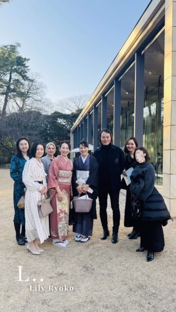 【ビジネス英語】
確認は“詰問”ではなく“配慮”で!
結論「確認の仕方で信頼が変わる」:
「Are you sure? 」が 強く 聞こえたり
「Is it OK?」 だけで済ませたり
とはいえ「確認は必要」ですよね。
言い換え3つ、ご紹介します!
/
Just to confirm,…
\
/
Could you please confirm…?
\
/
If I understand correctly,…
\
日程・金額・要件での例:
Just to confirm, we are having a meeting tomorrow at 10:00.
Could you please confirm that the price of the hotel room?
If I understand correctly, it is our responsibility to provide all the flower decorations.
保存して、次のメールや会議で1つだけ使ってみてください✨
LINEで【品格フレーズ集】&【英語タイプ診断】を
プレゼント中です!
#ビジネス英語
#英語メール
#英語マナー
#品格英語
#英語フレーズ